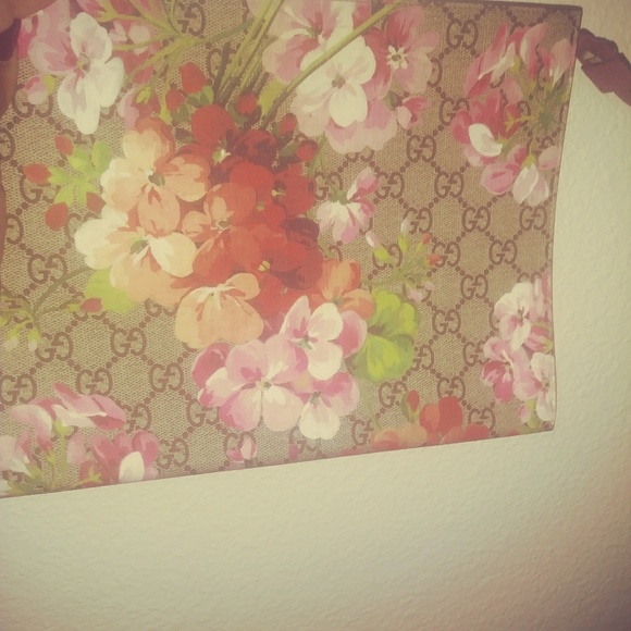 Gucci Clutch - Picture 1 of 3